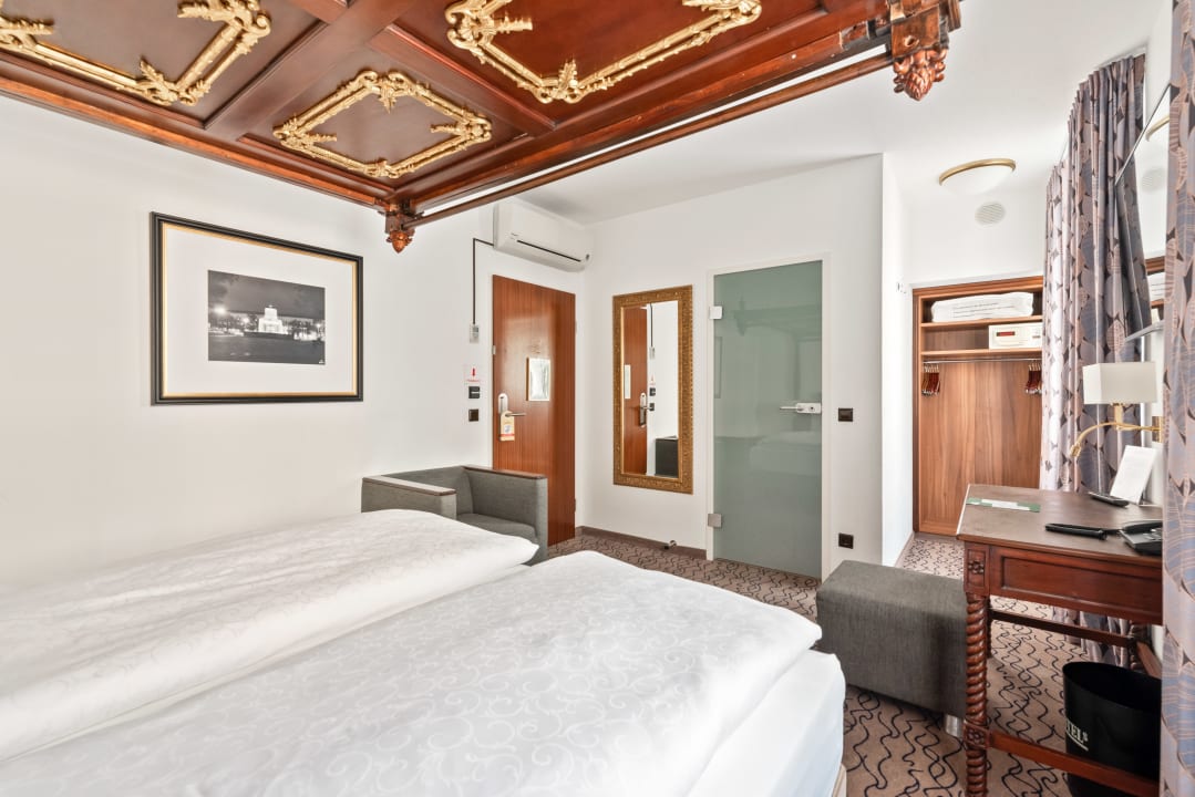 Zimmer King's Hotel Center