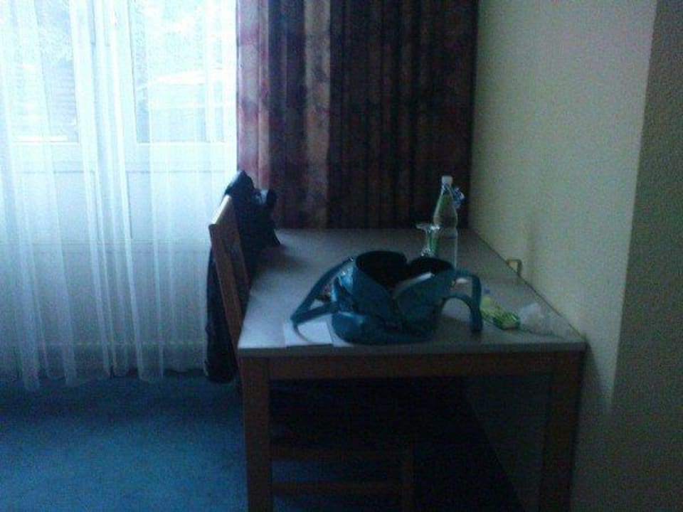 Schreibtisch DORMERO Hotel München-Kirchheim Messe