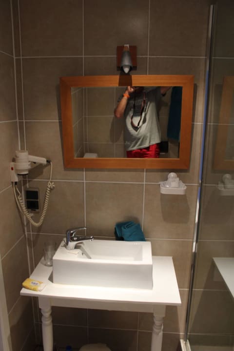 Bad mit Miniwaschbecken Hotel Ter Zaele