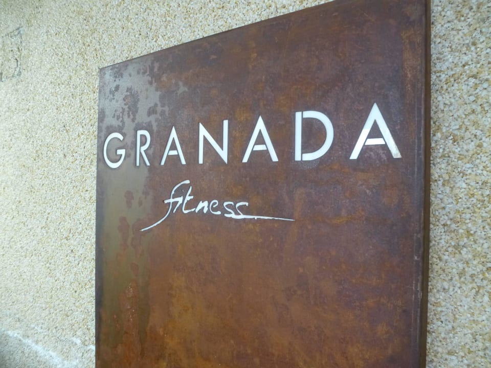 Eingang zum Gym Hotel Granada