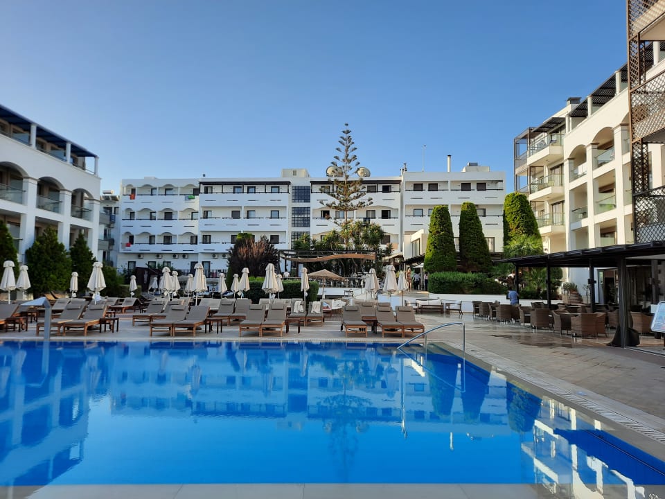 Pool Albatros Spa & Resort Hotel