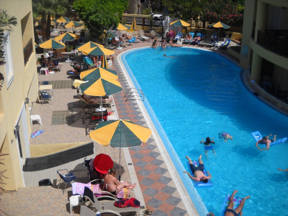 Na basen Cactus Beach