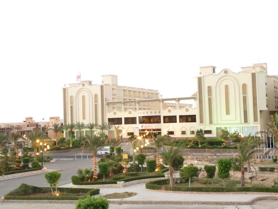 Wejście do hotelu Riviera Aqua Park Resort