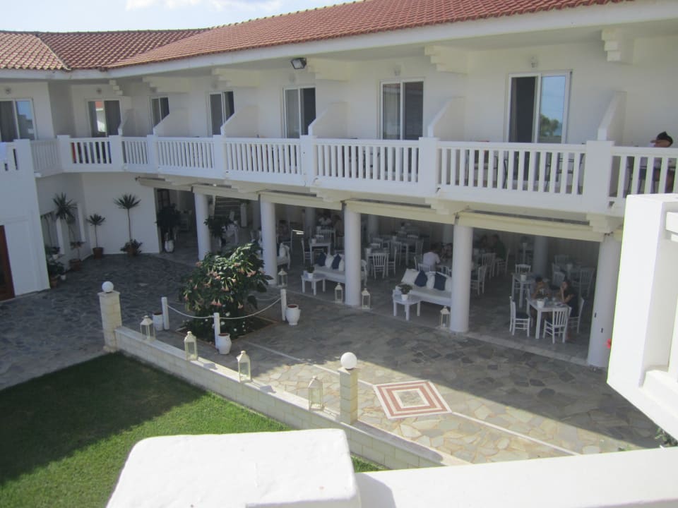 Restaurant  Mrs Chryssana Beach Hotel