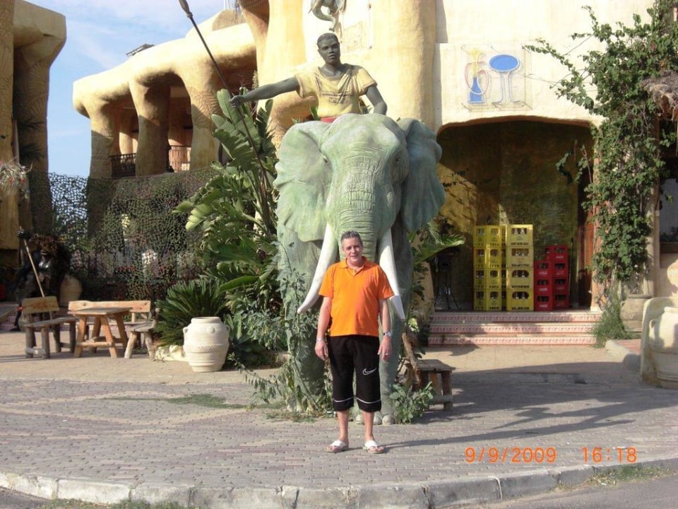 Restaurant neben dem Hotel Hotel El Mouradi Skanes Beach