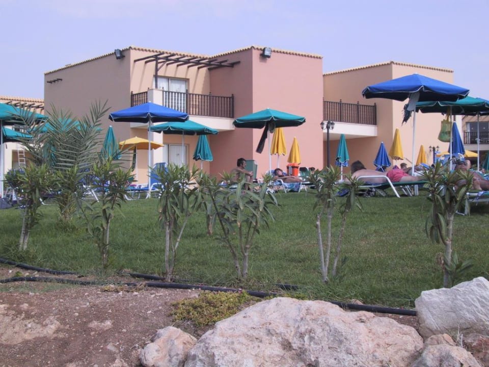 Poolbereich Hotel Akteon Holiday Village Atlantica Akteon