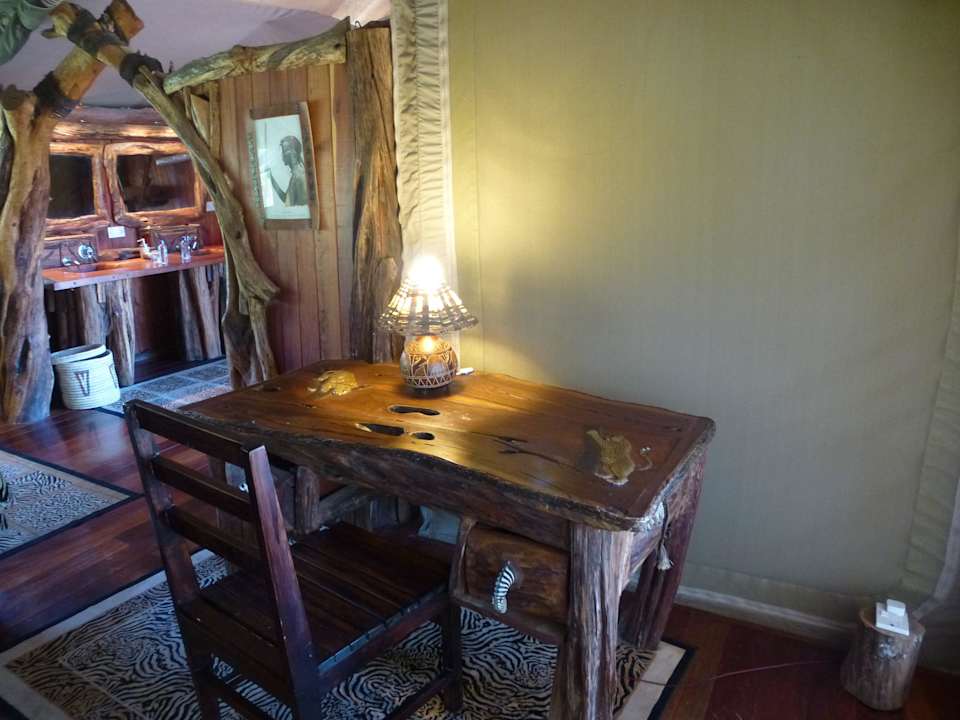 Schreibtisch aus massiven Holz Royal Mara Safari Lodge