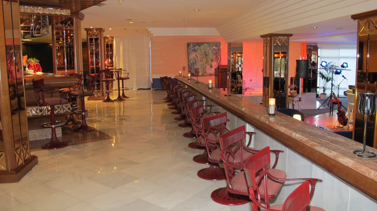 Blick in die Bar Hotel Serrano Palace