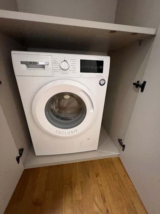 Zimmer Sanders Crystal 2 - Cute 1-bdr Apt With Shared Rooftop