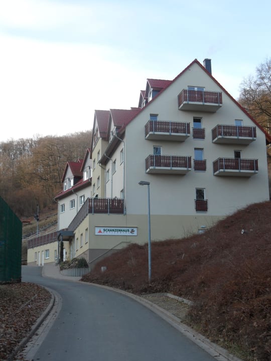 Blick aufs Hotel aus Richtung Stadt kommend REGIOHOTEL Schanzenhaus Wernigerode