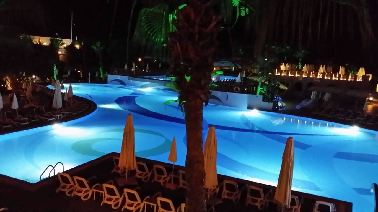 Pool am Abend Aydinbey Kings Palace & Spa