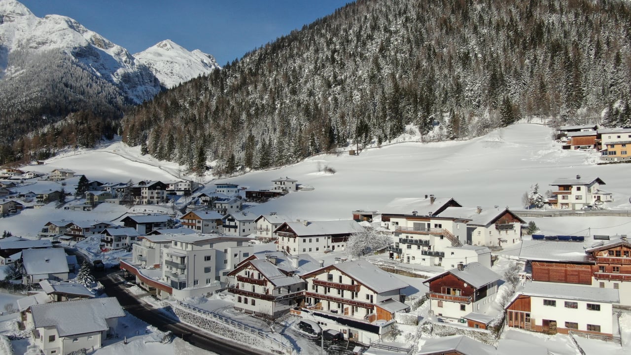 Außenansicht Hohe Burg Alpengasthof
