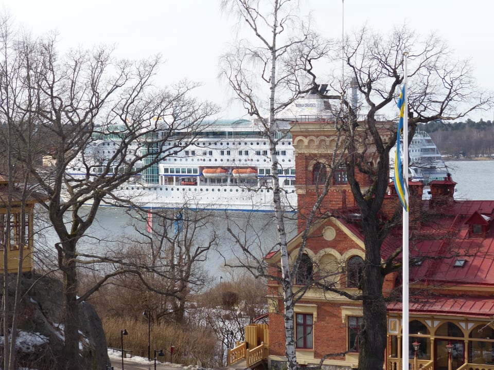 Kreuzfartschiff vom Zimmer Hotel J