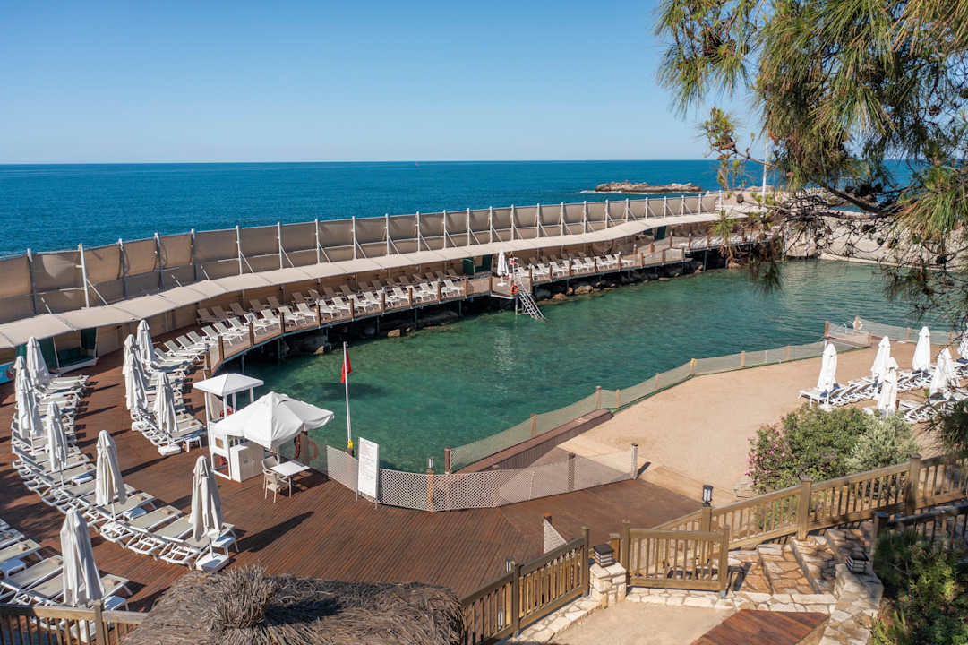 Strand Wome Deluxe Hotel