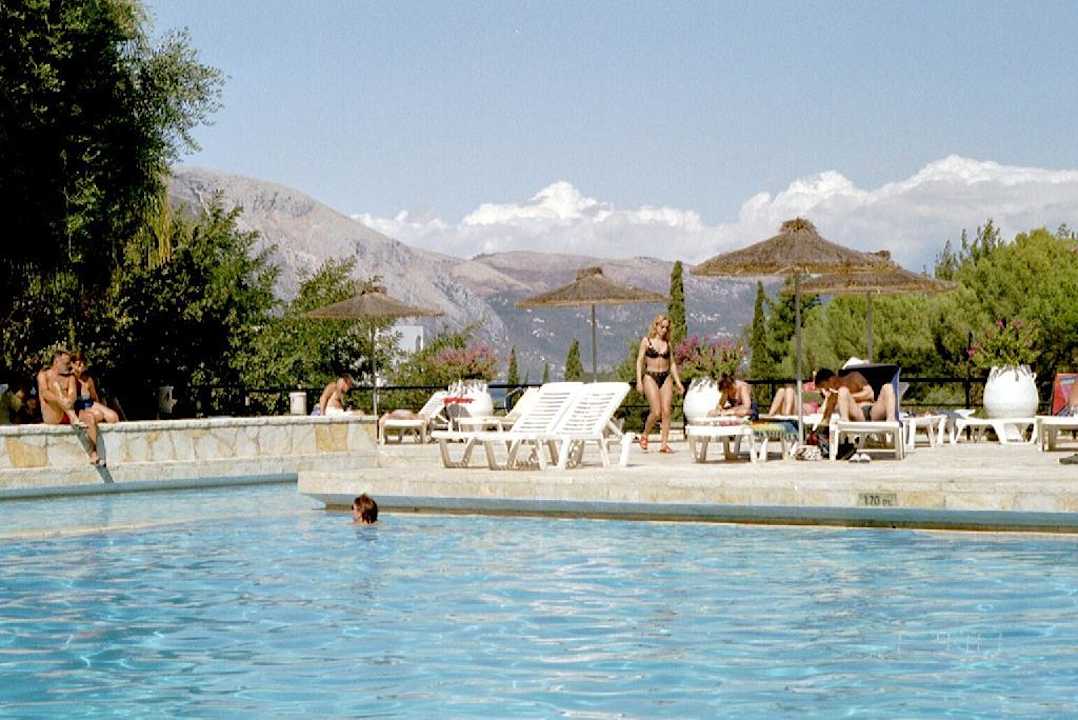 Pool mit Weitblick Magna Graecia