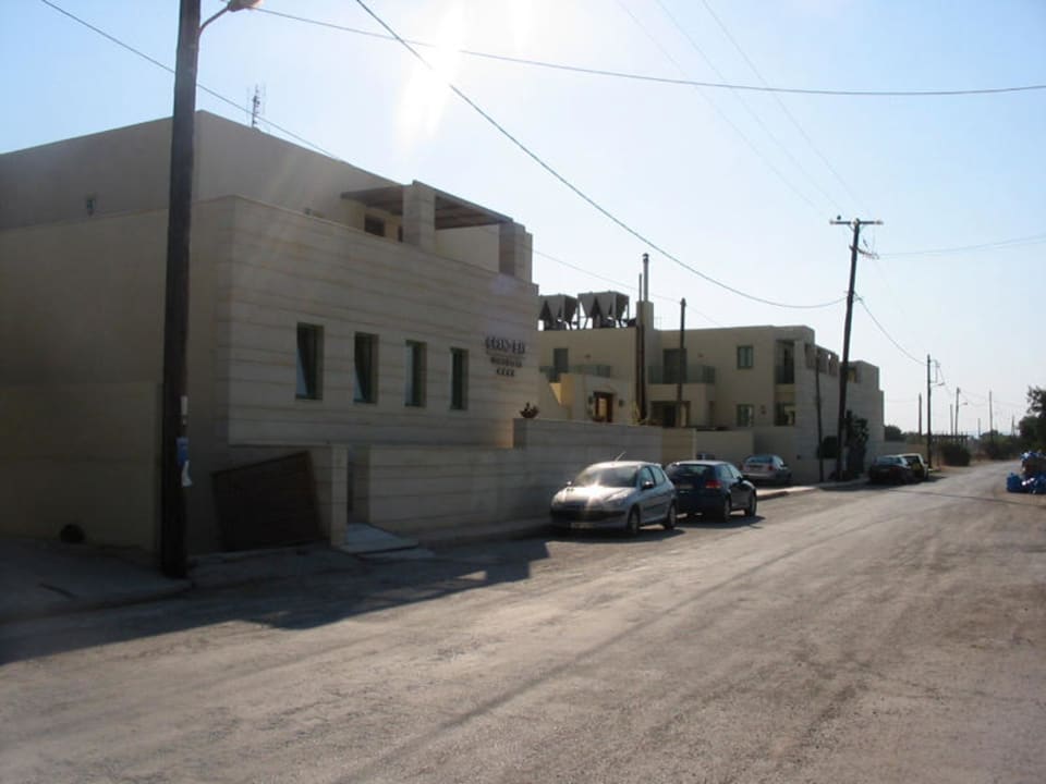 Straßenansicht Giannoulis - Grand Bay Beach Resort