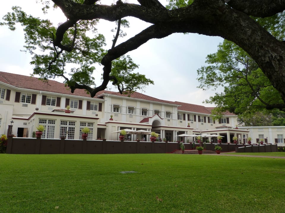 Garten, Blick zur Terrasse The Victoria Falls Hotel