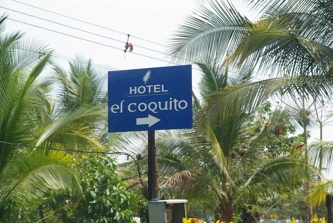 Ein viel versprechendes Schild Hotel El Coquito del Pacifico