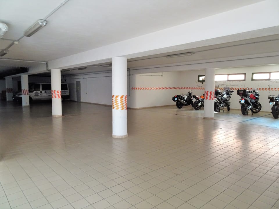 Die Tiefgarage des Hotels Hotel Baia Marina