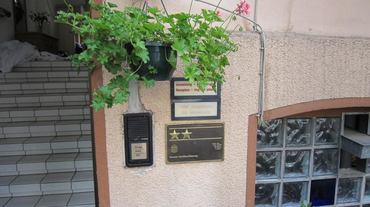 Eingang Haupthaus Hotel Birkenhof