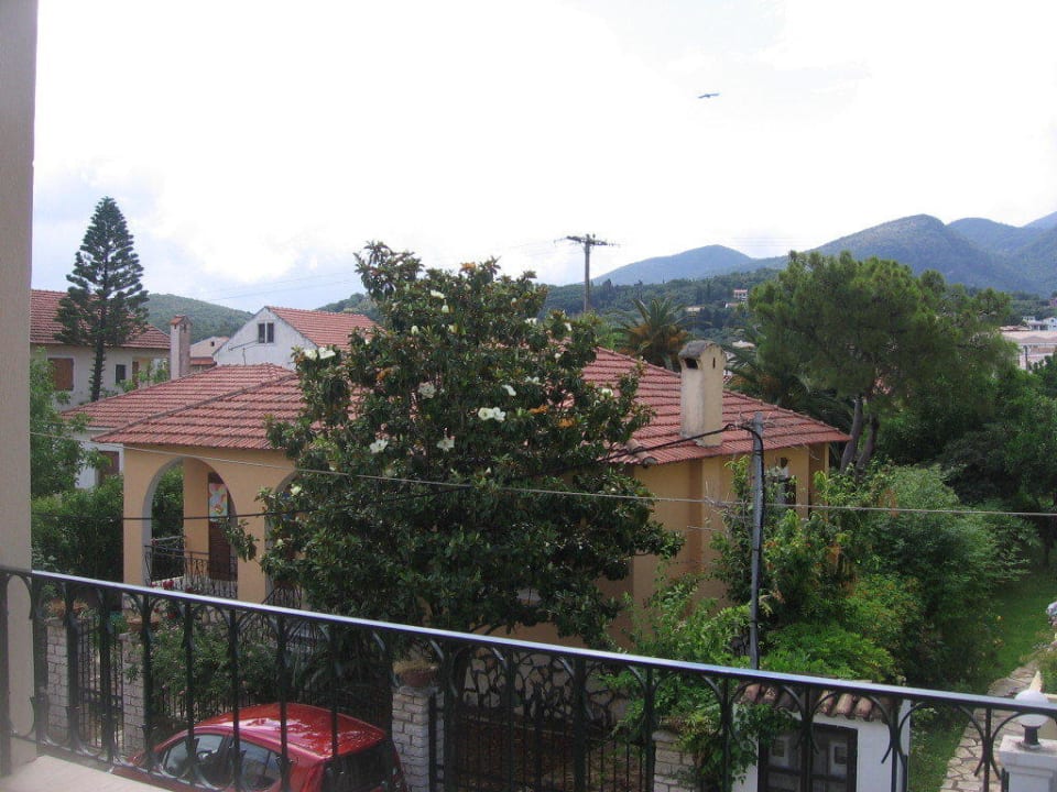 Ausblick von Zimmerterrasse Acharavi Beach Hotel