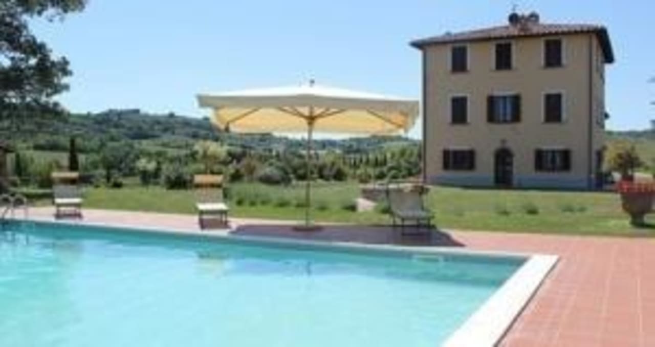 Agriturismo and swimming pool Villa Fonte Regina