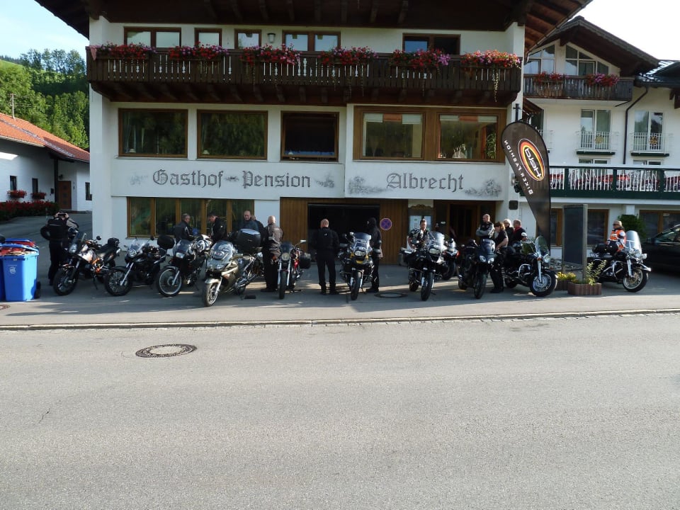 Die Bembelbiker in Missen vor Ort! Landhotel Albrecht