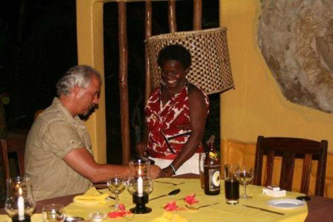 vor dem Dinner bekommt man die Hände gewaschen Boko Boko Porini Farm- and Guesthouse