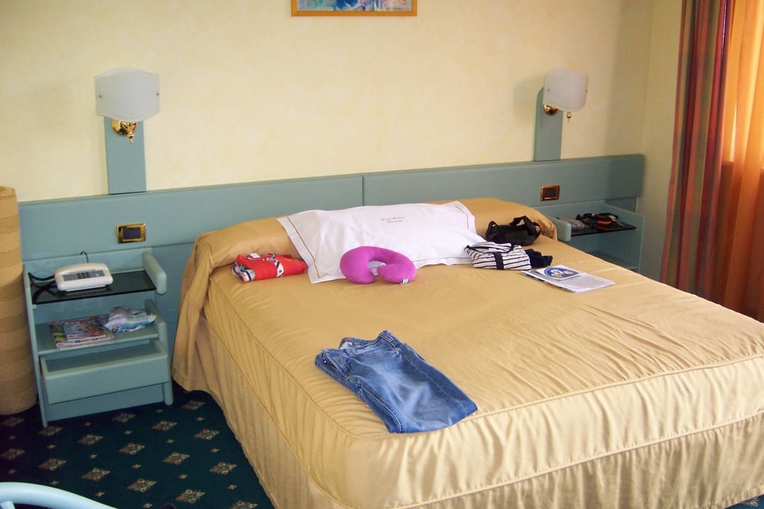 1,6 m breites Doppelbett Hotel Marina