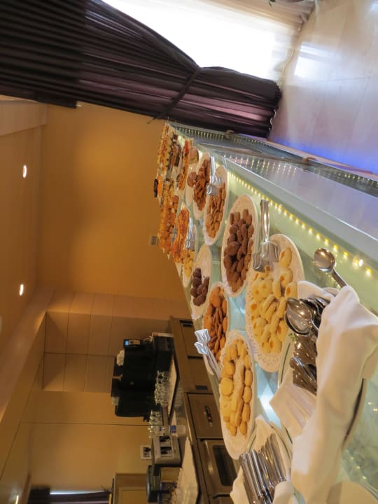 Jeden Tag frisches Gebäck und Kuchen  Sirene Belek Hotel