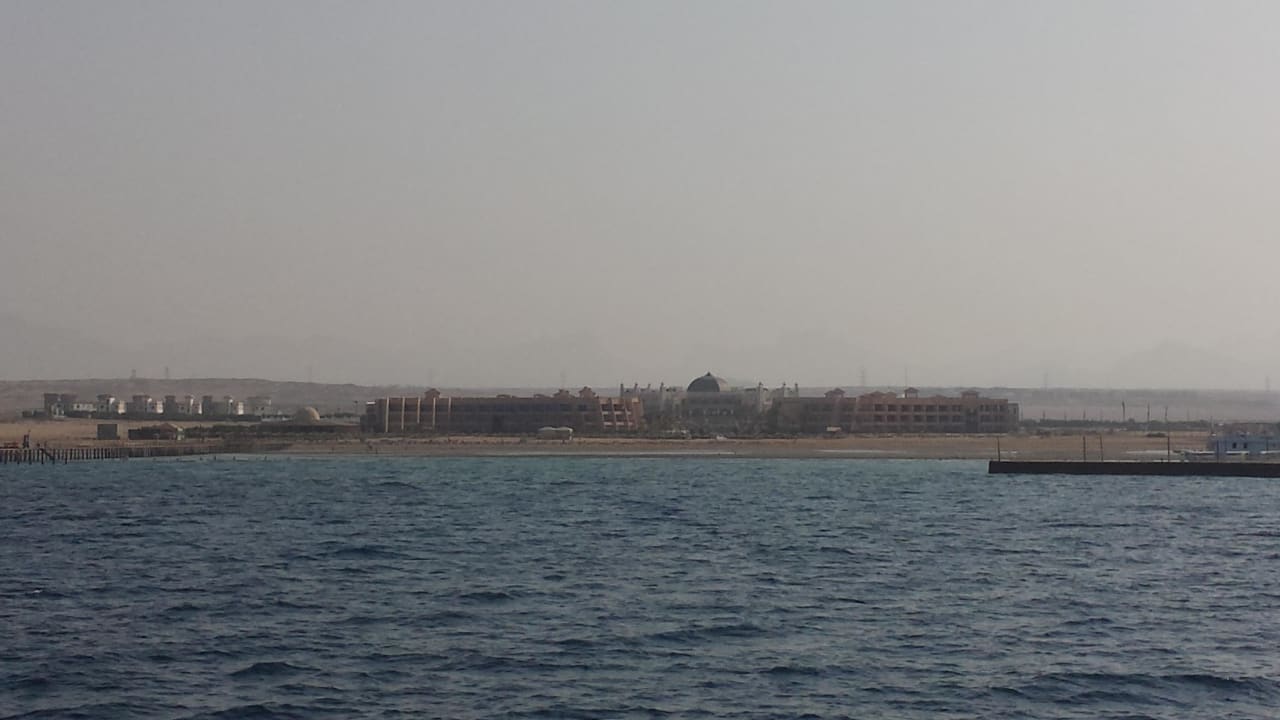 Hotel vom Wasser aus Jasmine Palace Resort & Spa