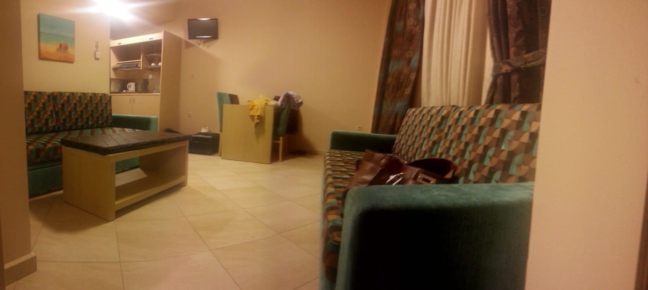 Vorzimmer der Junior Suite Hotel Molos Bay