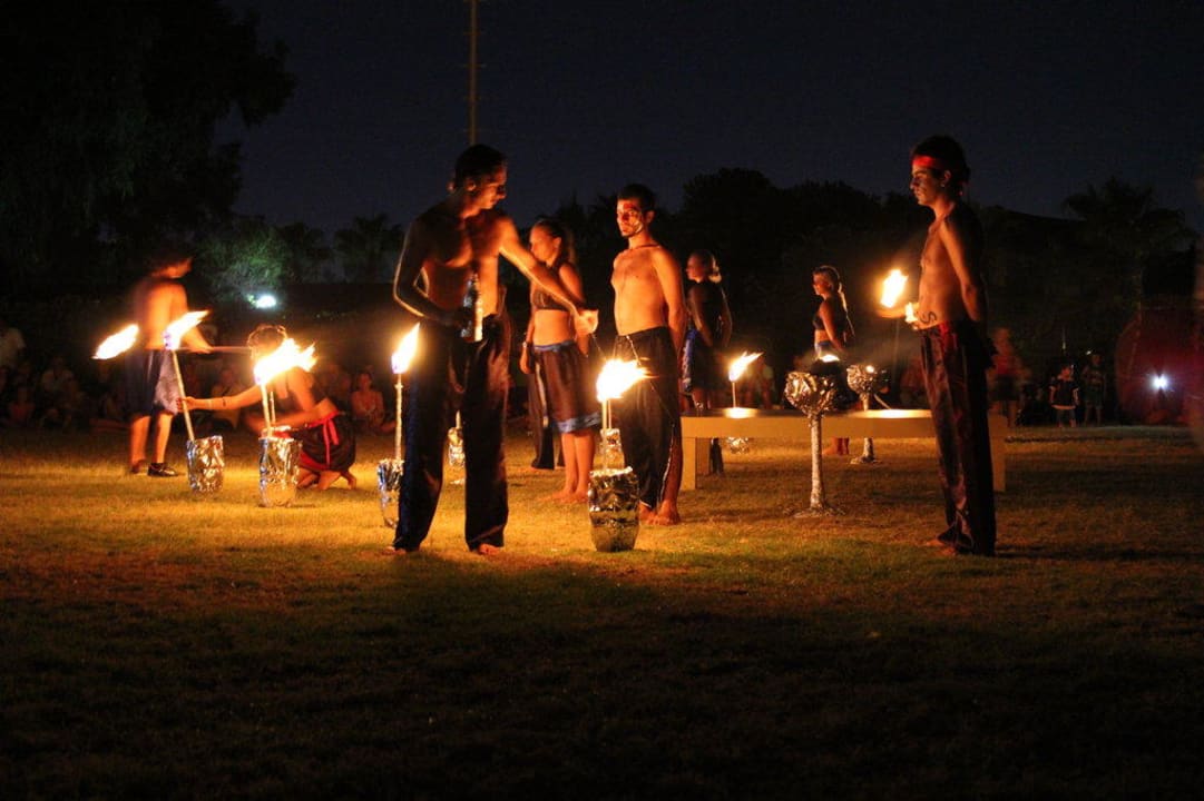 Feuer-Show Club Turtas Beach Hotel