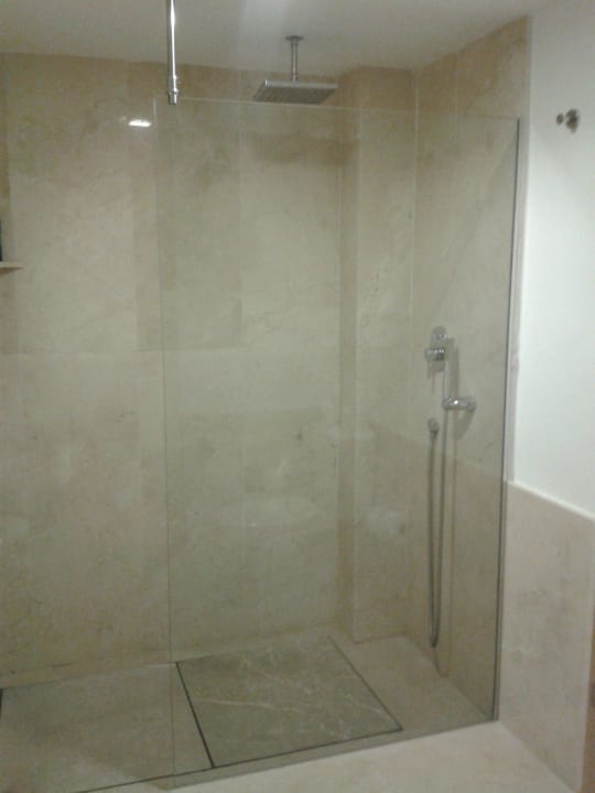 Royal Terrace Regendusche und WC Zafiro Bahia