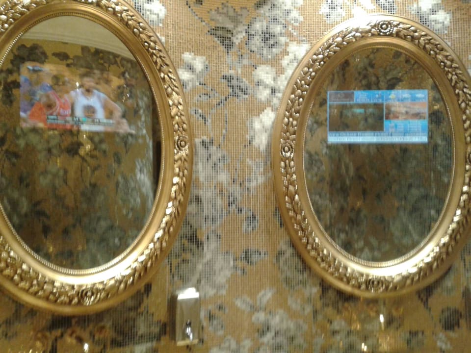 Toiletten Azura Deluxe Resort & Spa Hotel