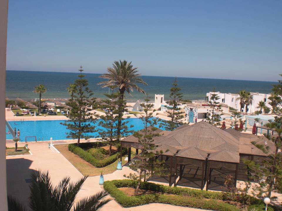 Na basen Hotel Amir Palace