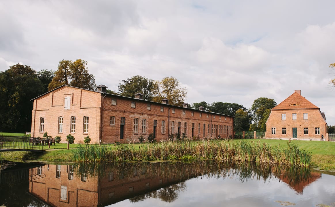Außenansicht Schloss & Gut Ulrichshusen