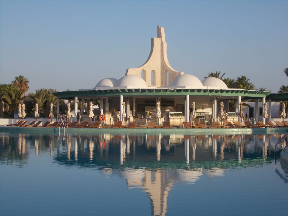 Pool Hotel Royal Garden Palace