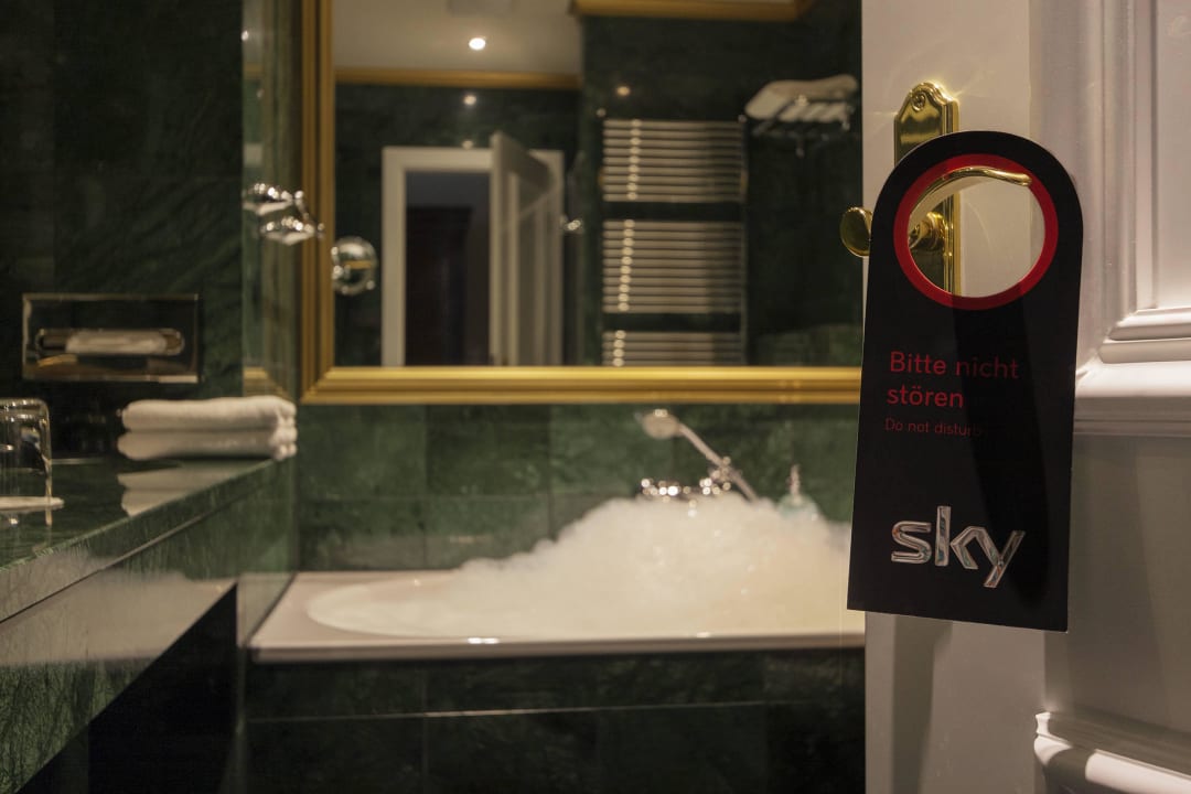 Badezimmerbeispiel - Premium Myer's Hotel Berlin