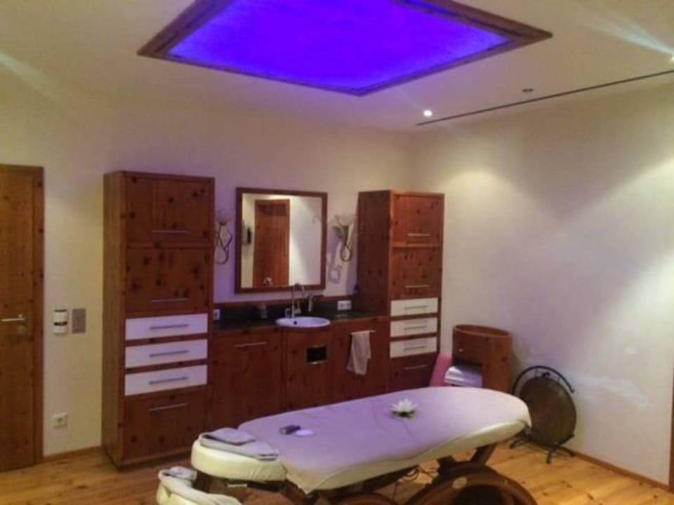 Behandlungsraum Wellnesshotel ...liebes Rot-Flüh