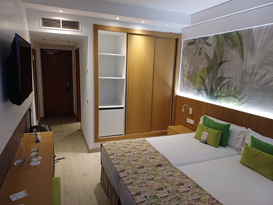 Zimmer Universal Hotel Castell Royal