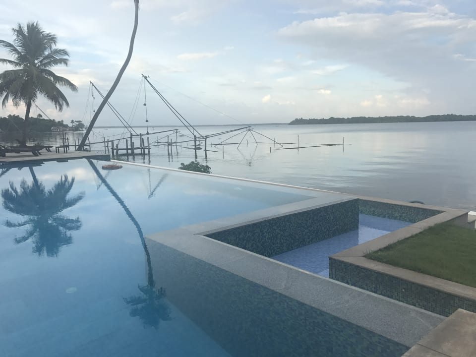 Pool Hotel Lemon Tree Vembanad Lake Resort