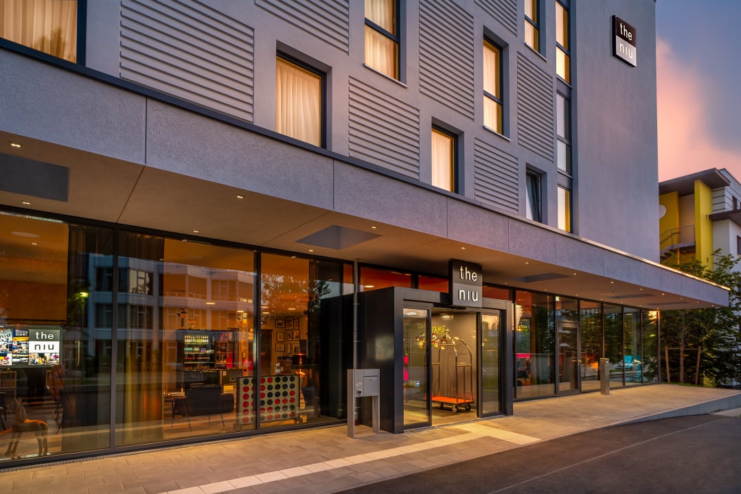 Lobby Holiday Inn - the niu, Fury Aschheim Messe