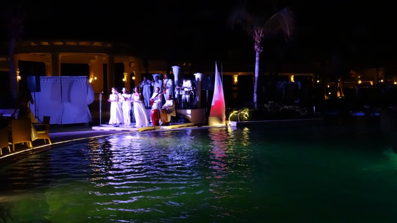 Poolparty mit Tanz JOIA Paraiso by Iberostar