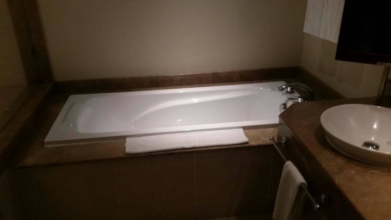 350 Victoria Beachcomber Resort & Spa