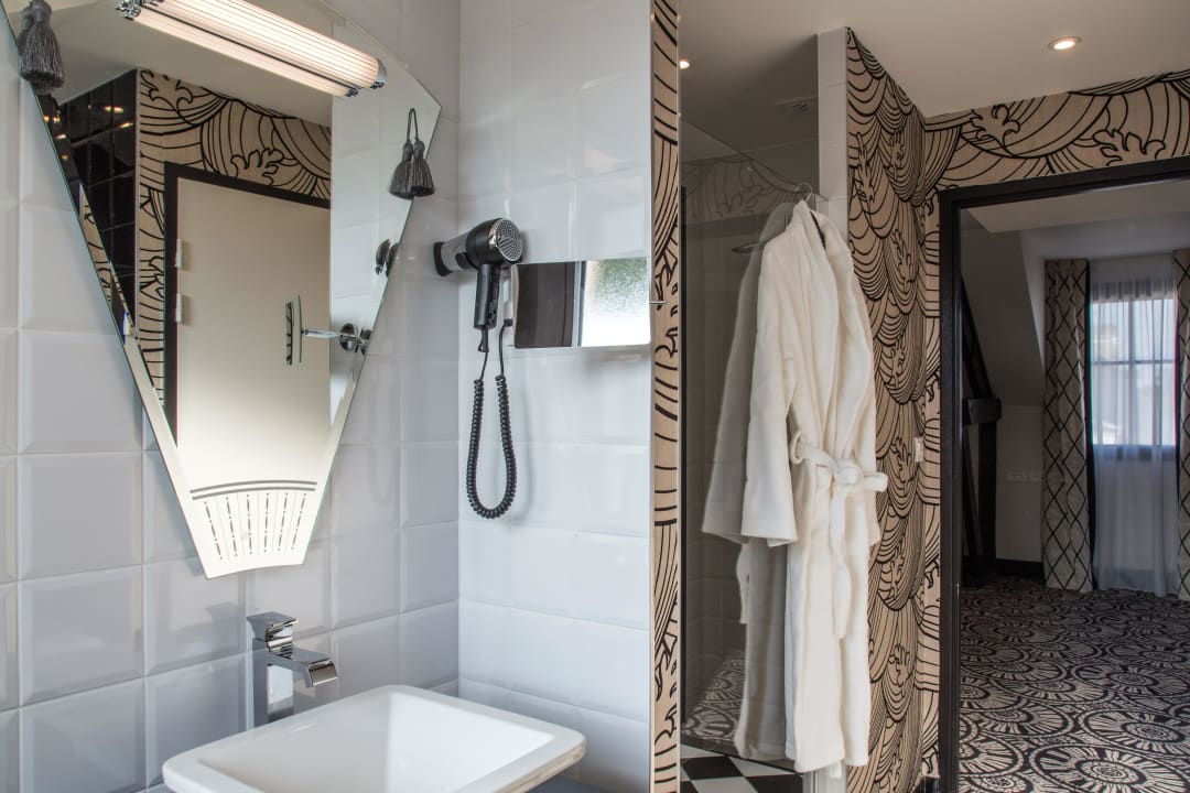 Salle de bains Hotel Jehan De Beauce - Châteaux & Hotels Collection