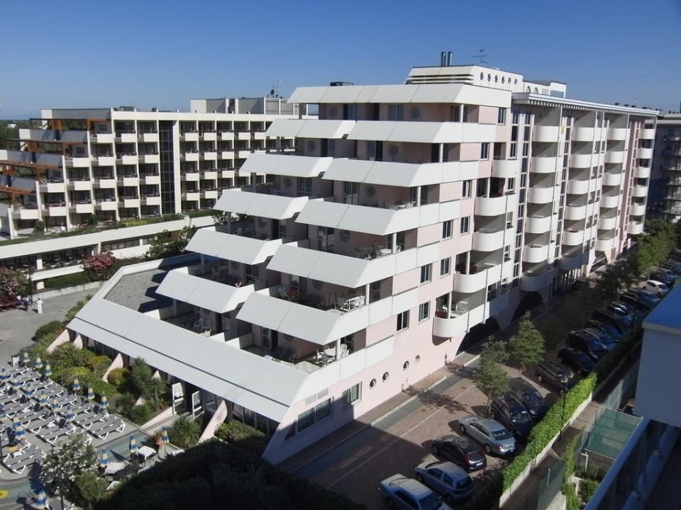 Aussen  Aparthotel Holiday