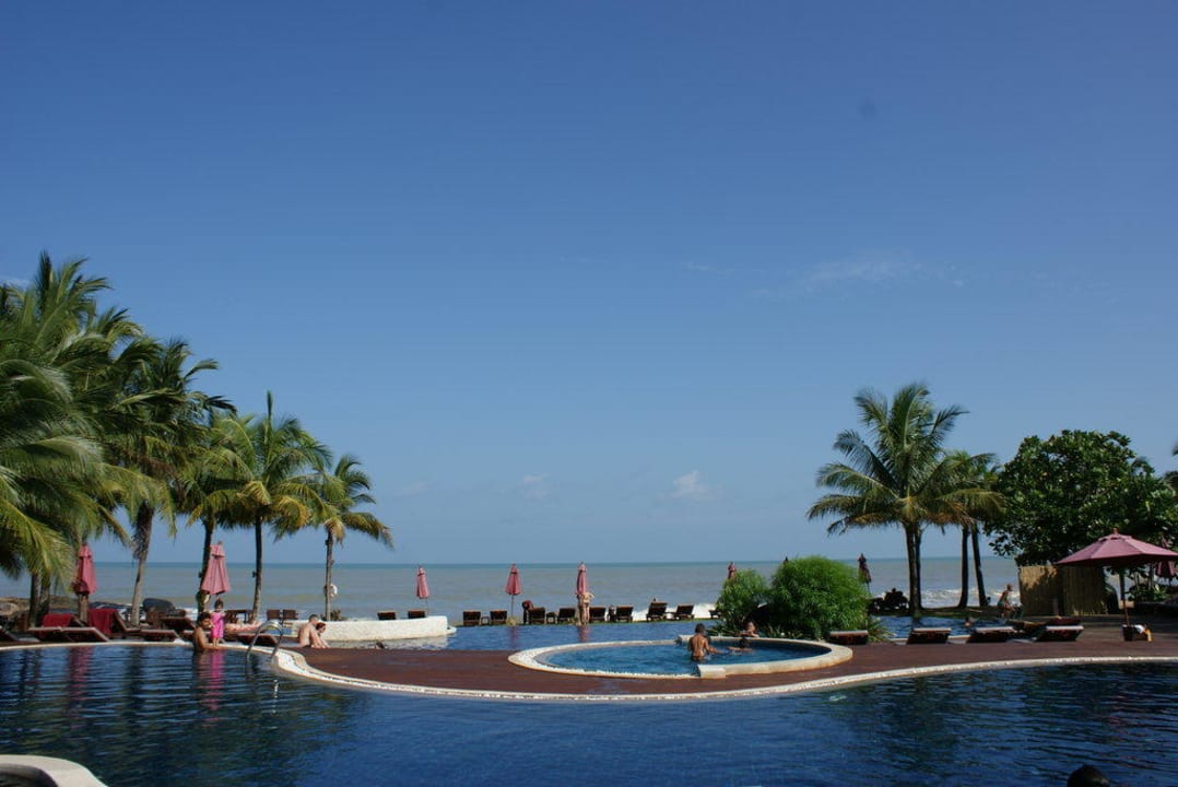 Poolanlage mit Panoramablick auf´s Meer Khaolak Laguna Resort