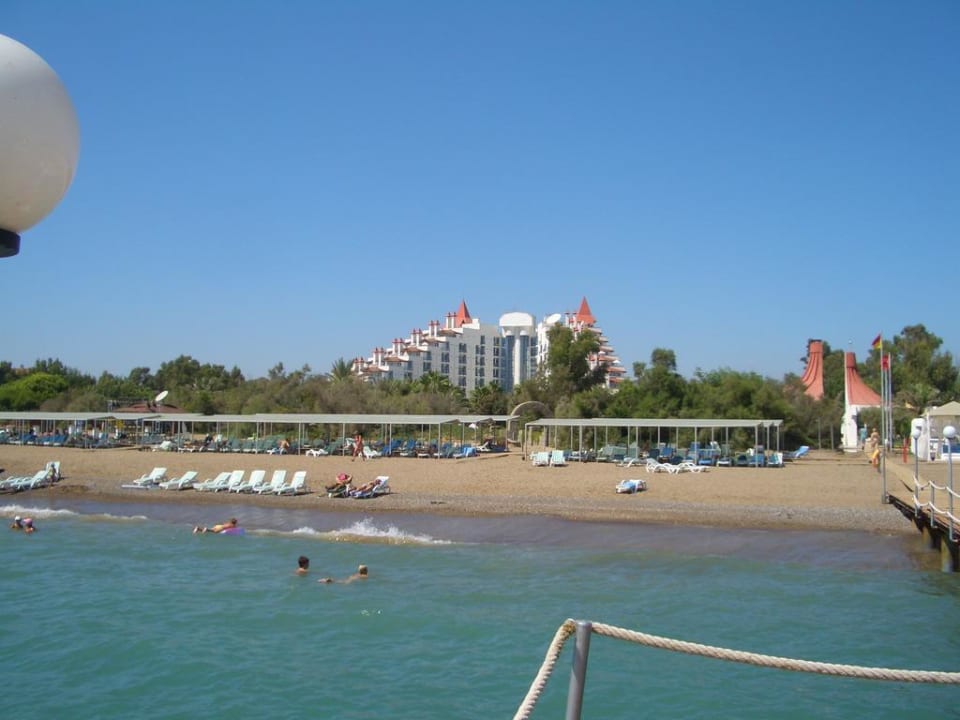 Strand Green Max Hotel