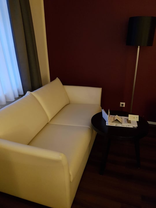 Couch Hotel Goldener Knopf